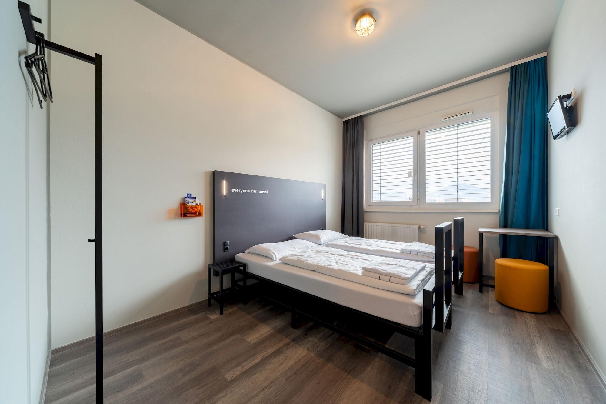 A&O Graz Hauptbahnhof Hostel Exterior photo