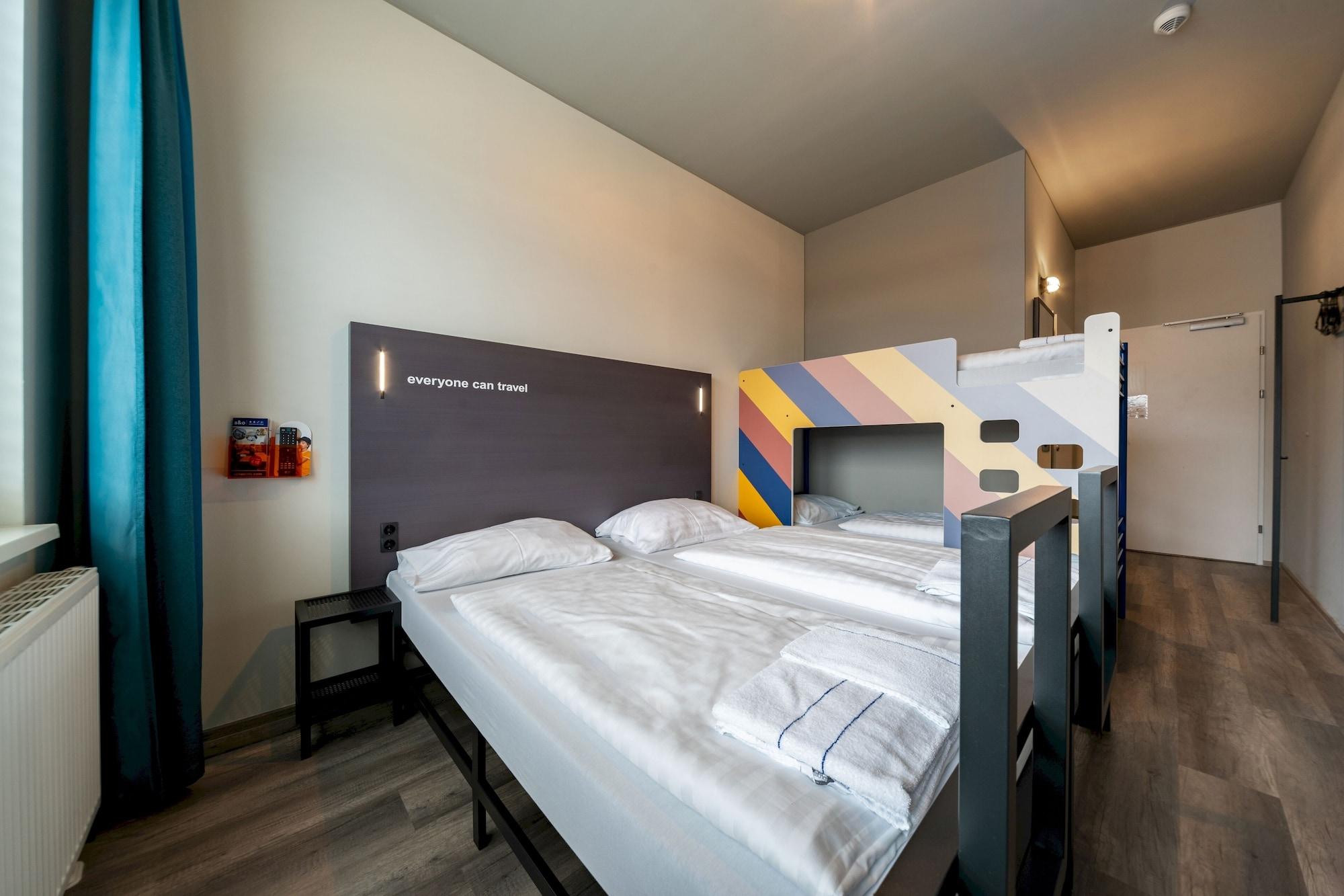 A&O Graz Hauptbahnhof Hostel Exterior photo